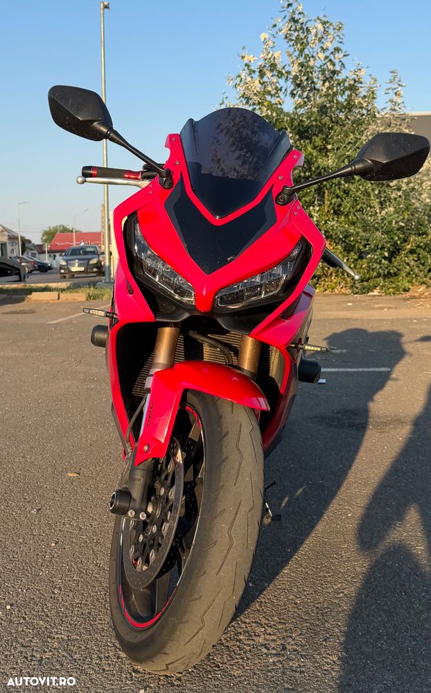 Honda CBR 650R - 4