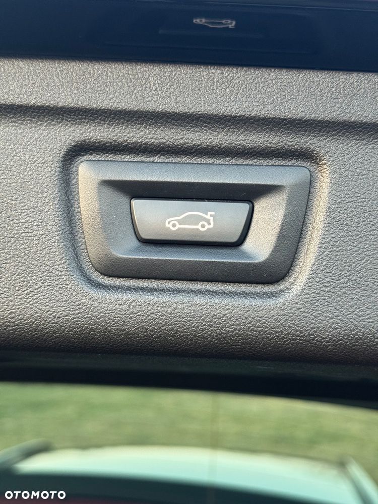 BMW Seria 3 320d Sport Line - 23