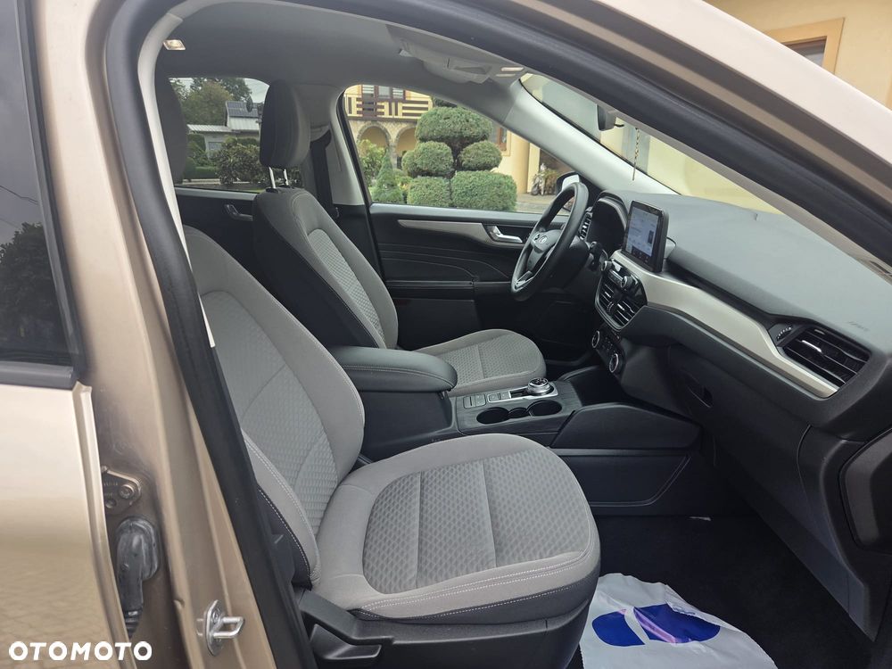 Ford Kuga - 17