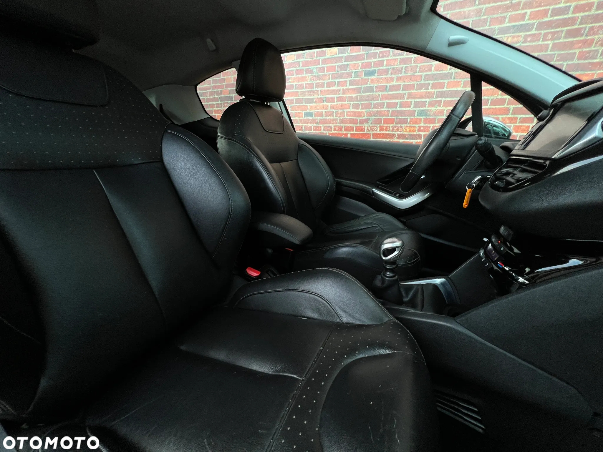 Peugeot 208 1.6 THP Allure - 12