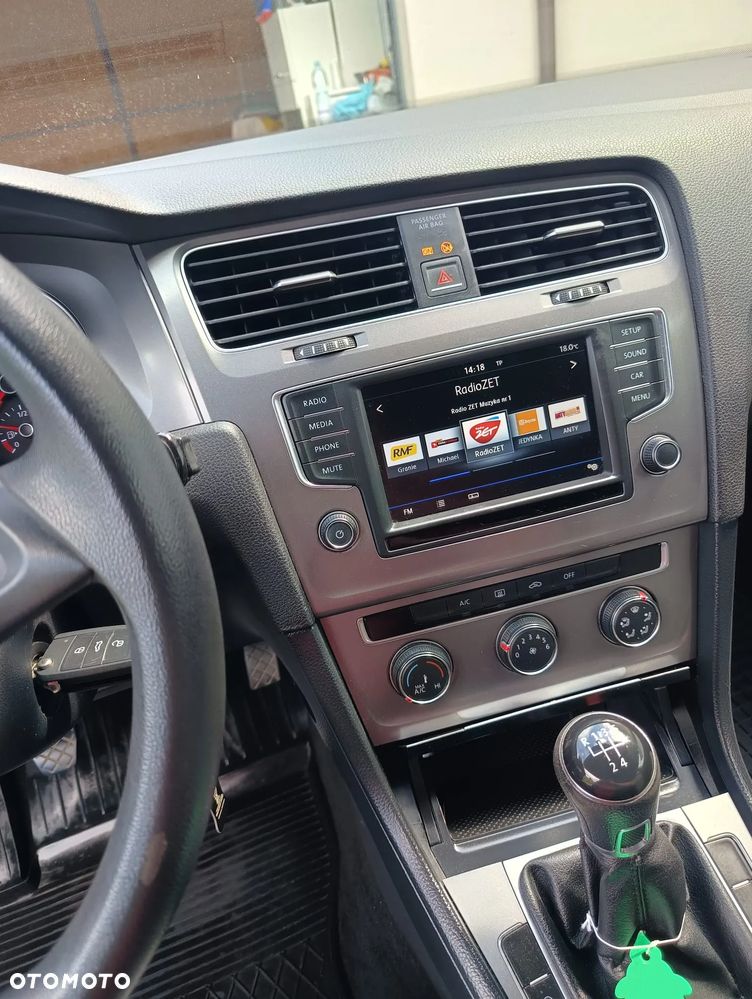 Volkswagen Golf 1.6 TDI Comfortline - 3