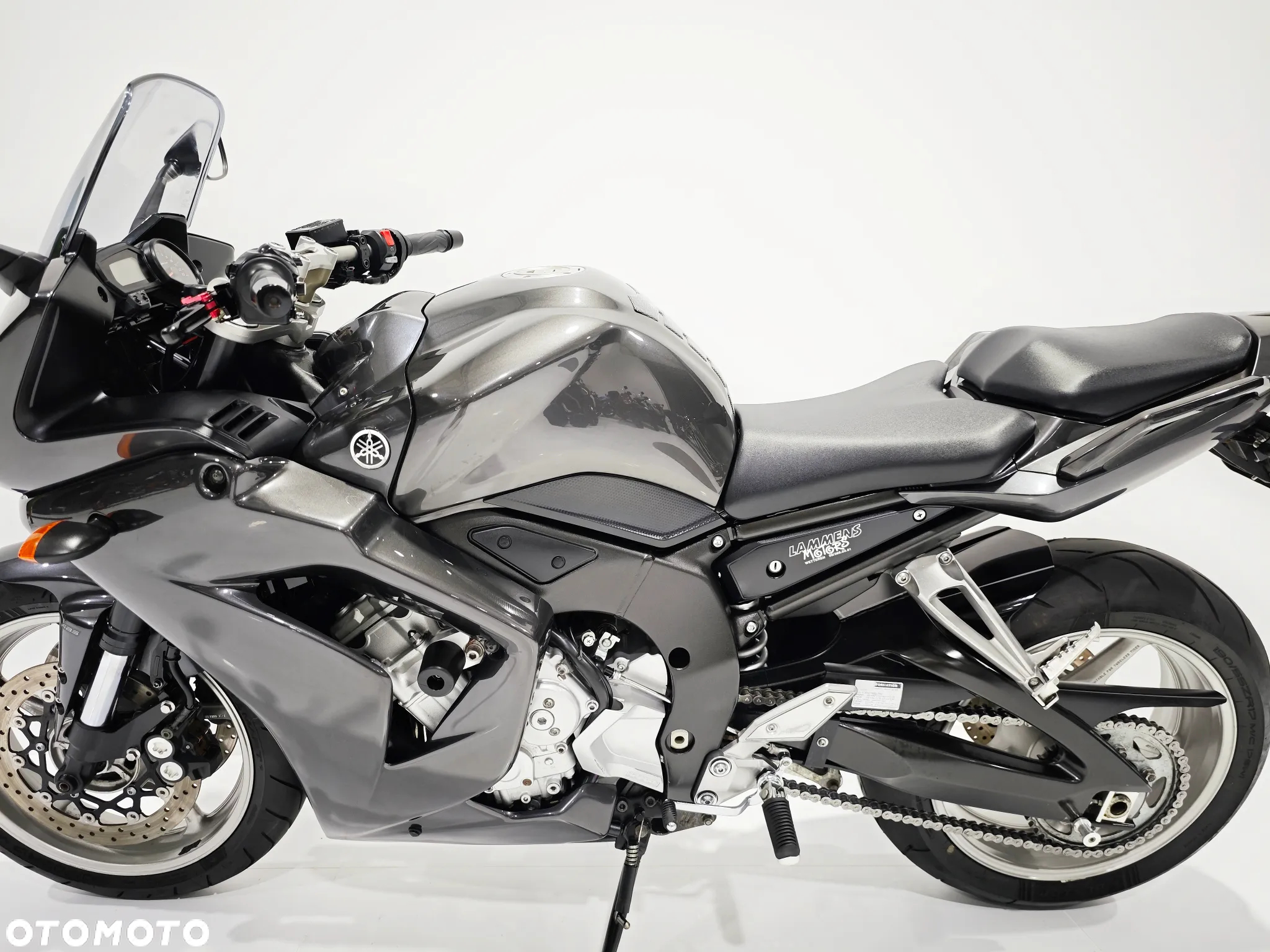 Yamaha FZ - 15