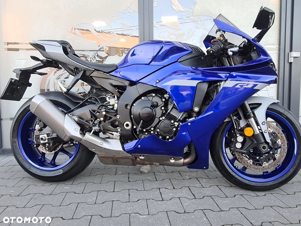 Yamaha R1 - 11