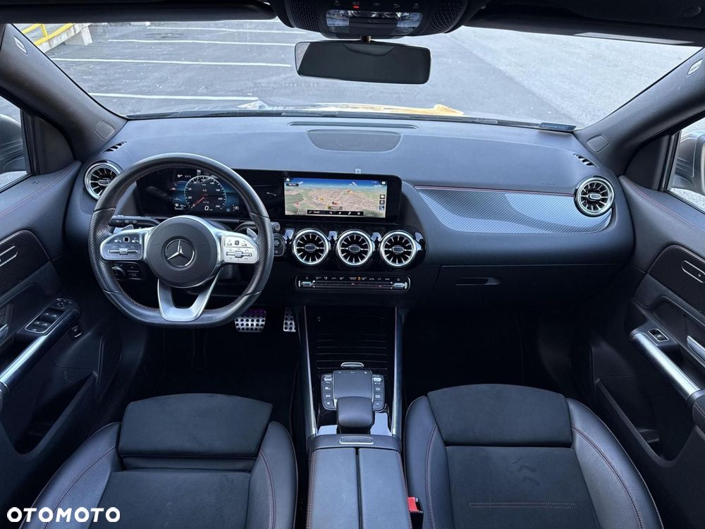 Mercedes-Benz GLA - 17