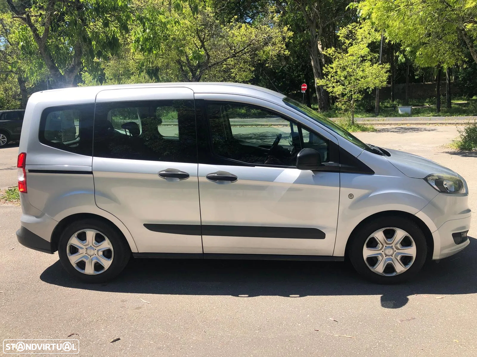 Ford Tourneo Courier 1.0 EcoBoost Ambiente - 5