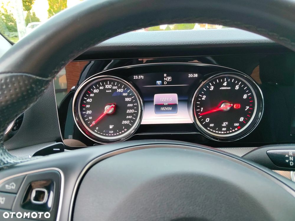 Mercedes-Benz Klasa E 200 9G-TRONIC Avantgarde - 32