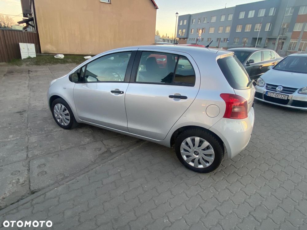 Toyota Yaris 1.3 VVT-i Executive - 17