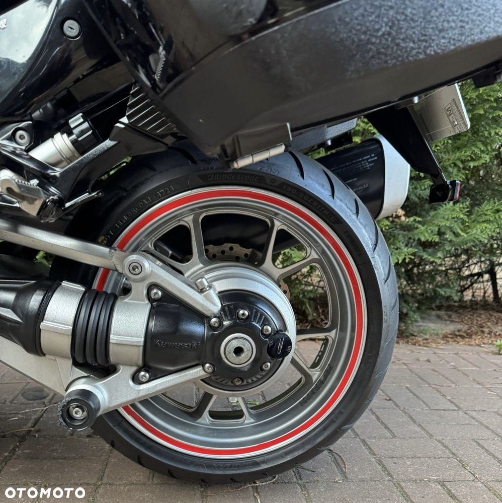Kawasaki GTR - 17