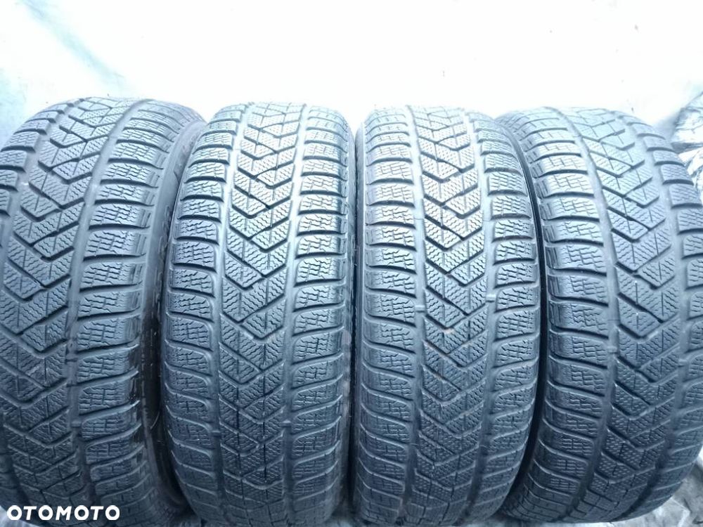 Pirelli Winter Sottozero 3 215/55 R18 95H 2025 7-7.5mm - 1