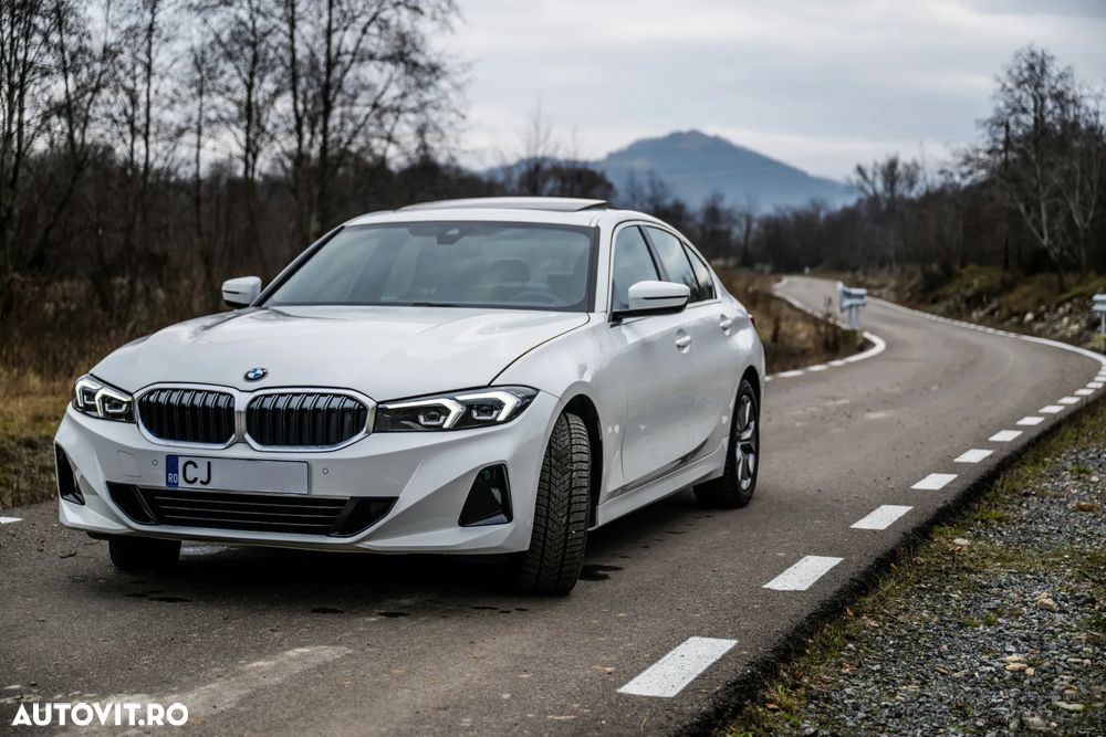 BMW Seria 3 330i xDrive Aut. Sport Line - 4