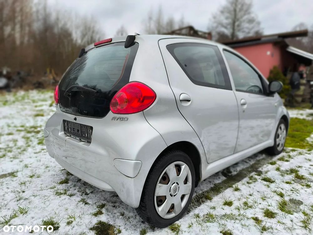 Toyota Aygo City - 4