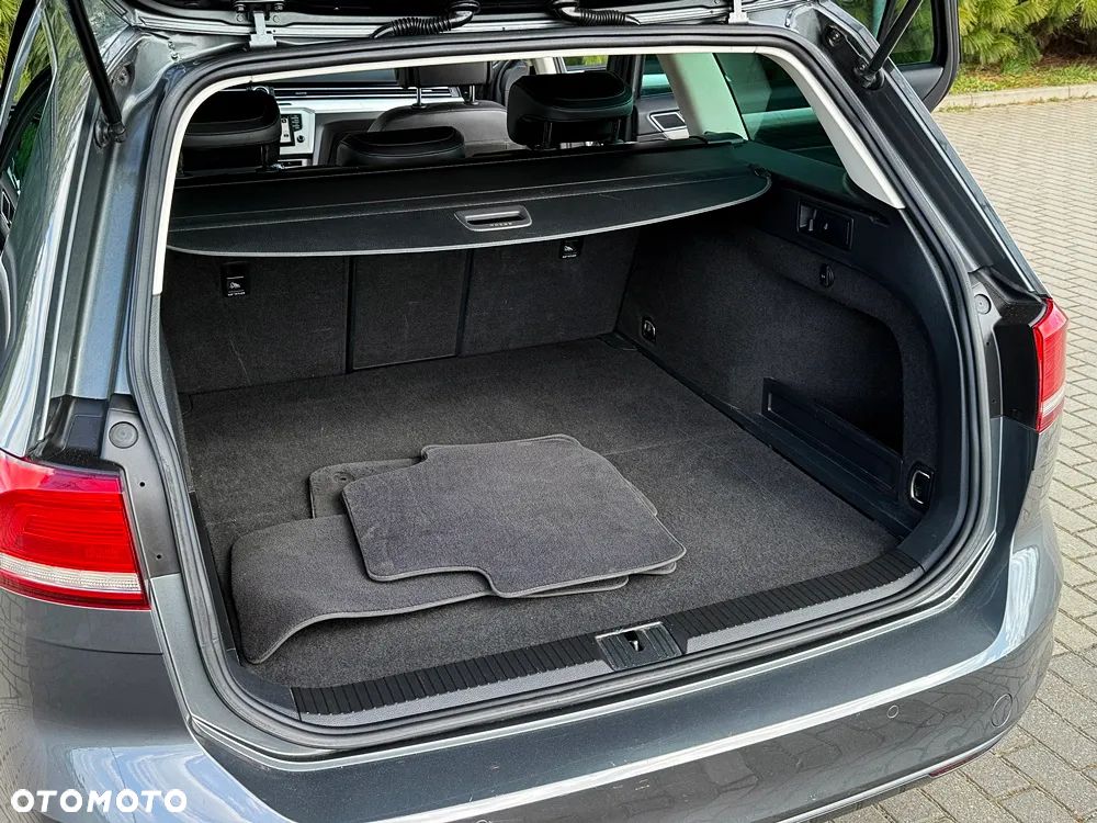 Volkswagen Passat Variant 2.0 TDI (BlueMotion Technology) Highline - 19