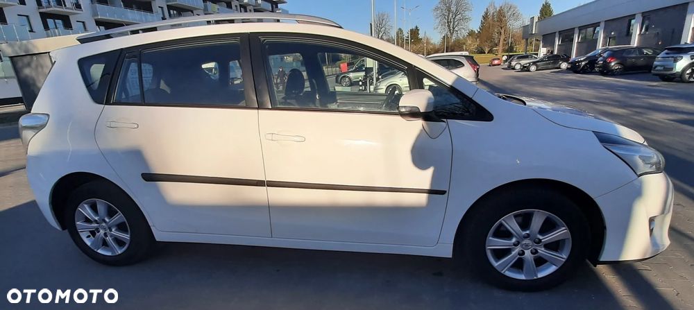 Toyota Verso 2014 photo 4