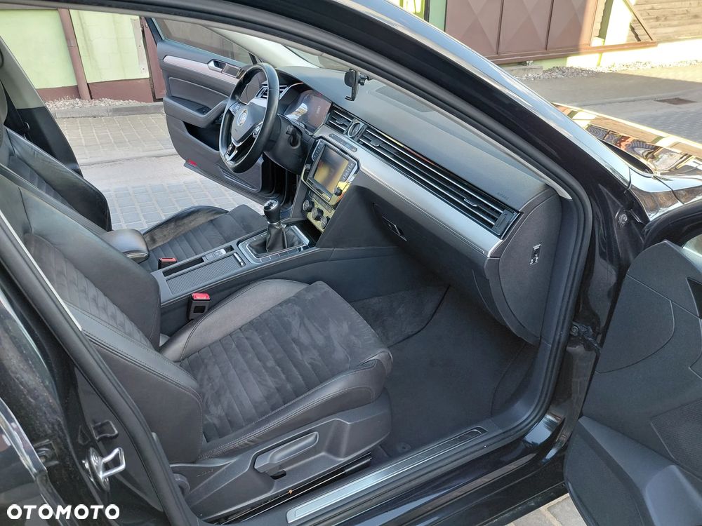 Volkswagen Passat 2.0 TDI SCR Highline - 11
