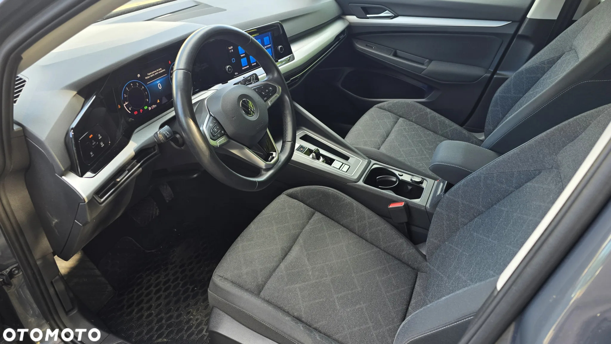 Volkswagen Golf - 12