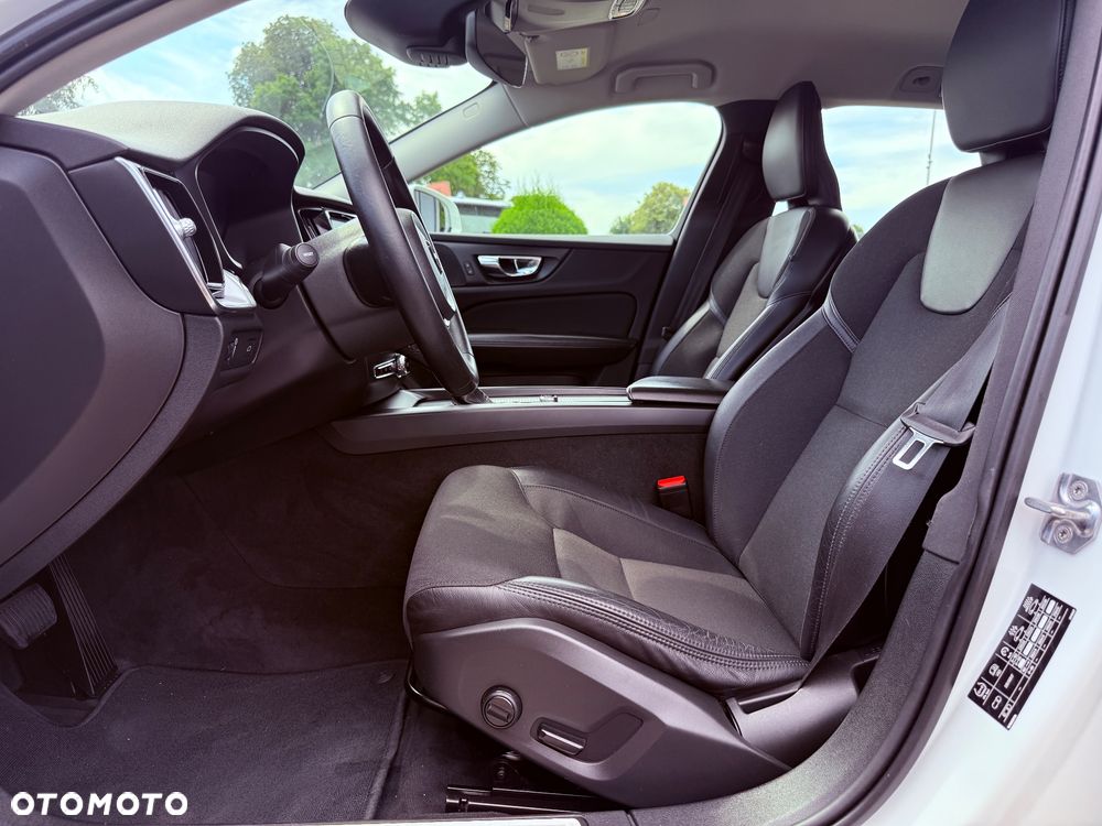 Volvo V60 D3 Geartronic Momentum Pro - 25
