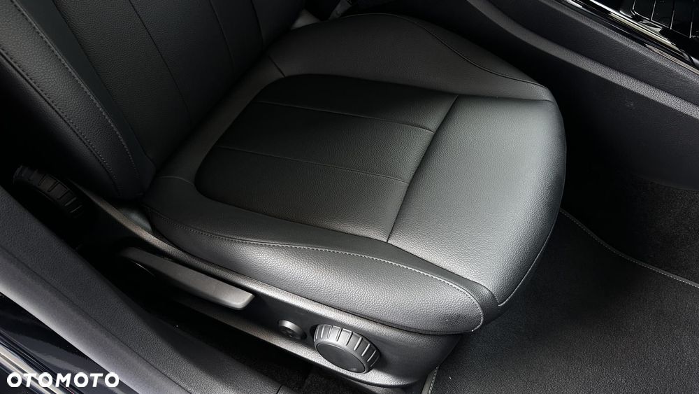 Mercedes-Benz CLA 250 E Progressive 8G-DCT - 28