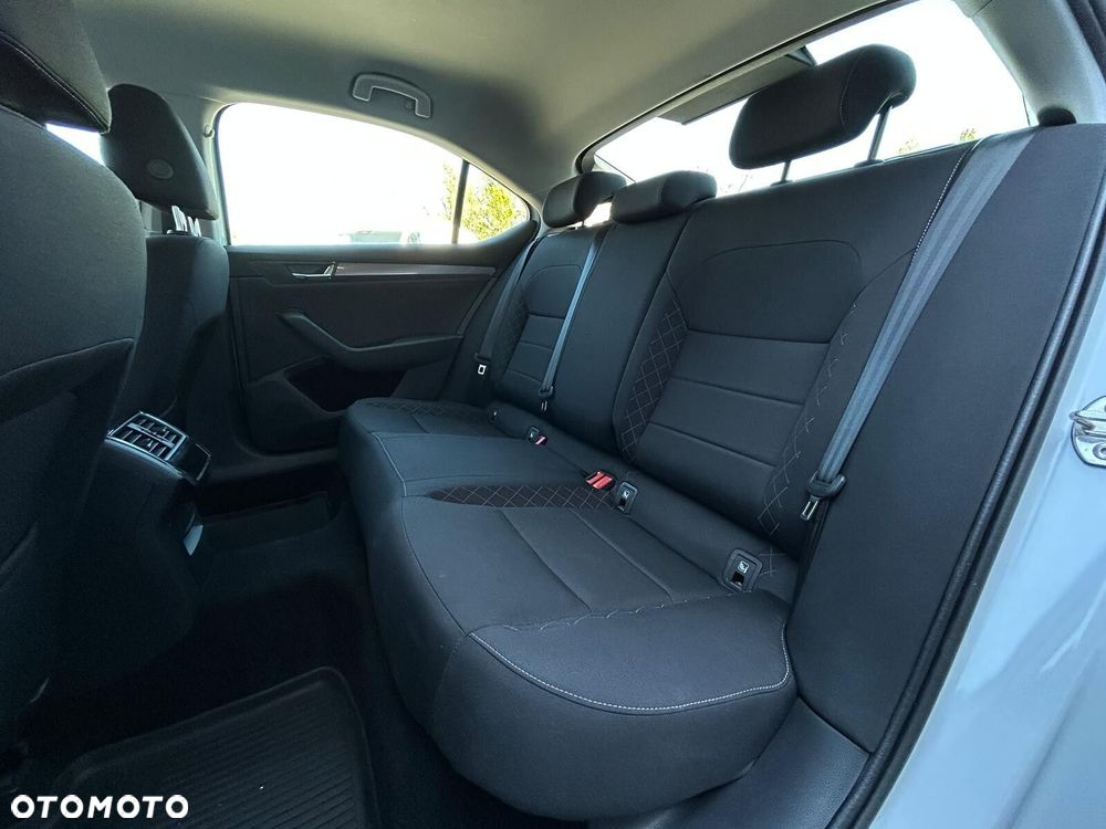 Skoda Superb 1.5 TSI Active DSG - 19