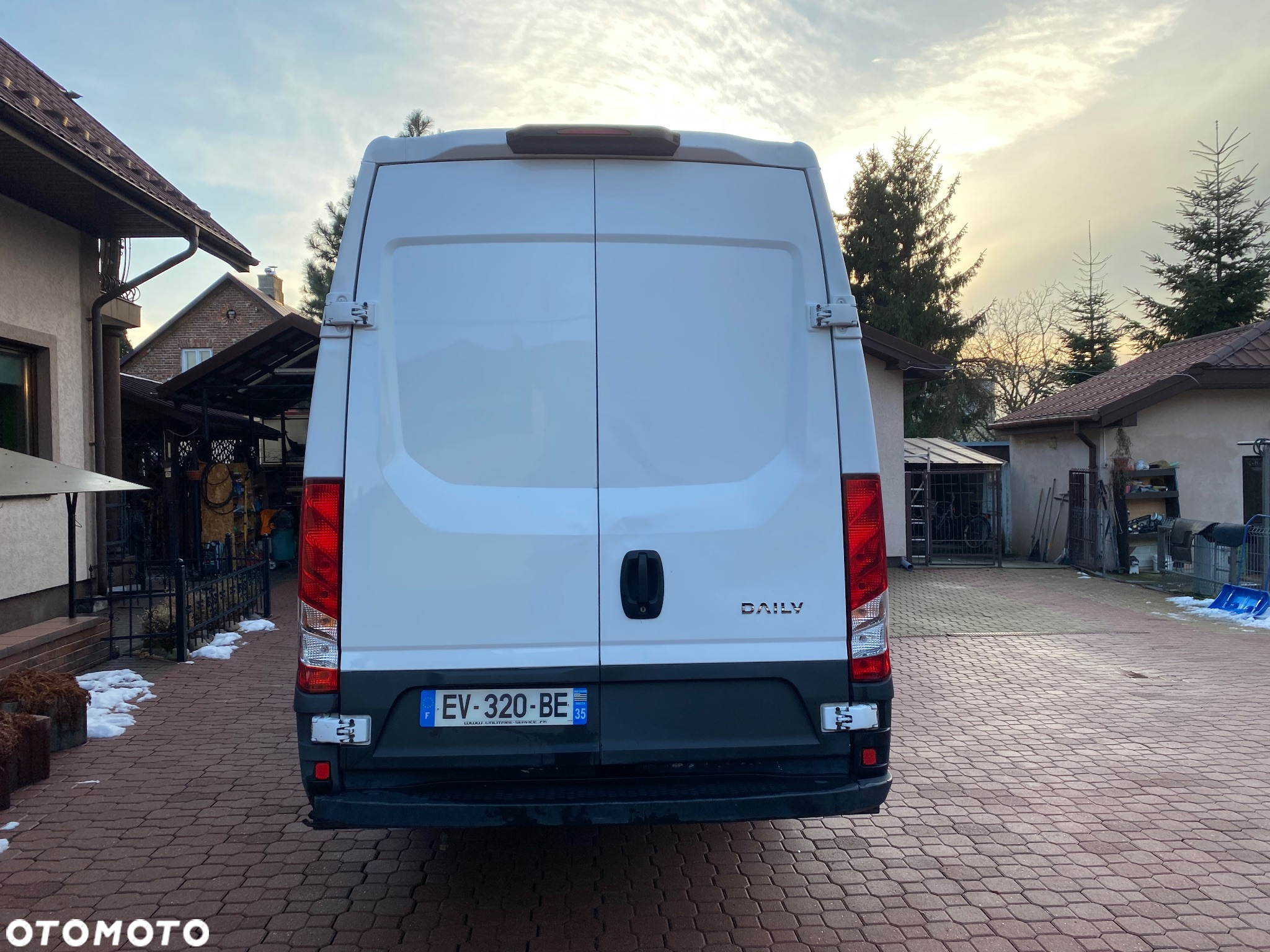 Iveco 35C13 bliźniaki  klimatronic MAXI DŁUGIE hak 3500 kg - 5