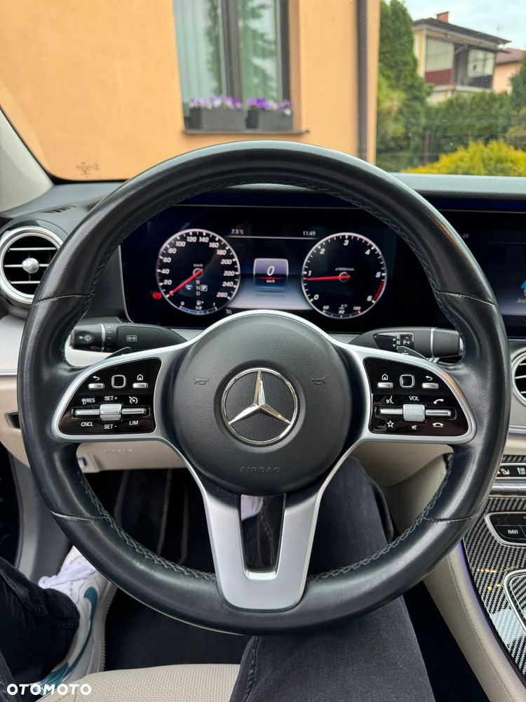 Mercedes-Benz Klasa E 220 d 4-Matic Avantgarde - 17