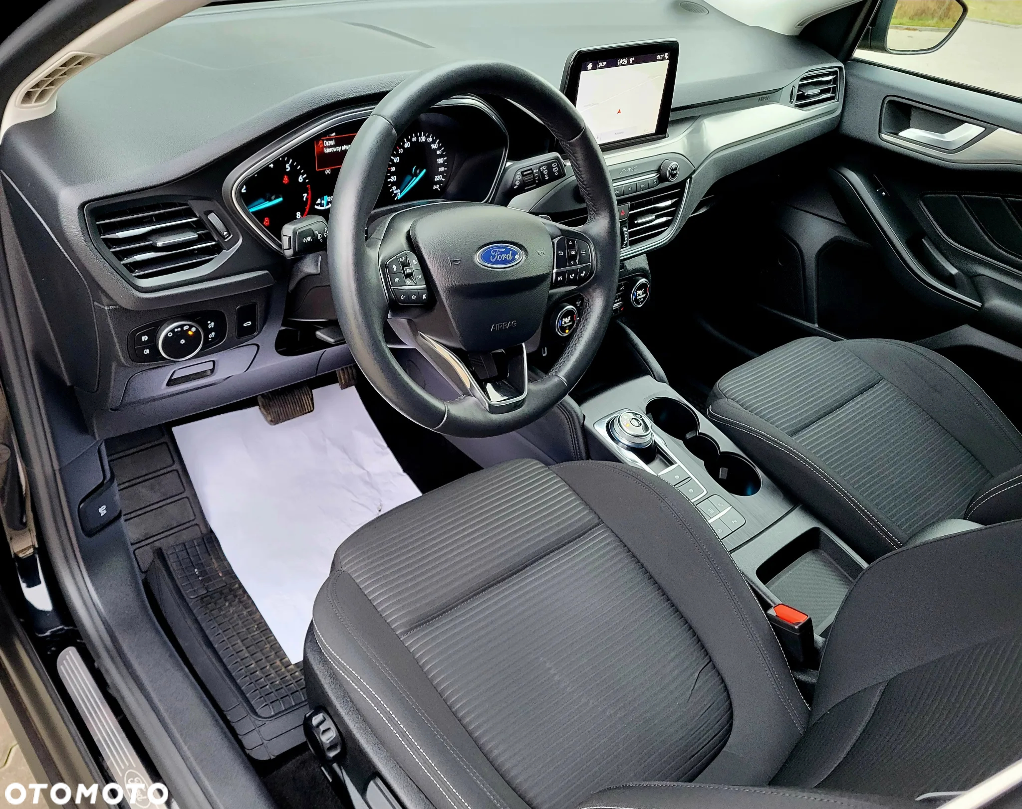 Ford Focus 1.0 EcoBoost Titanium Business - 27