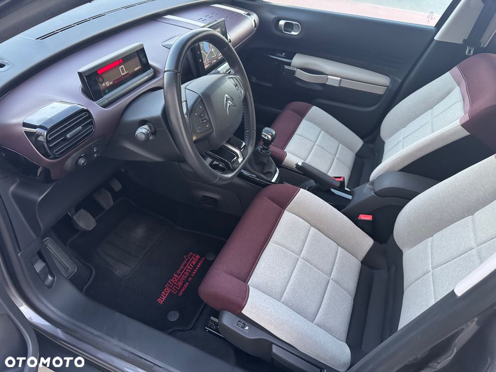 Citroën C4 Cactus 1.2 PureTech Shine S&S - 28