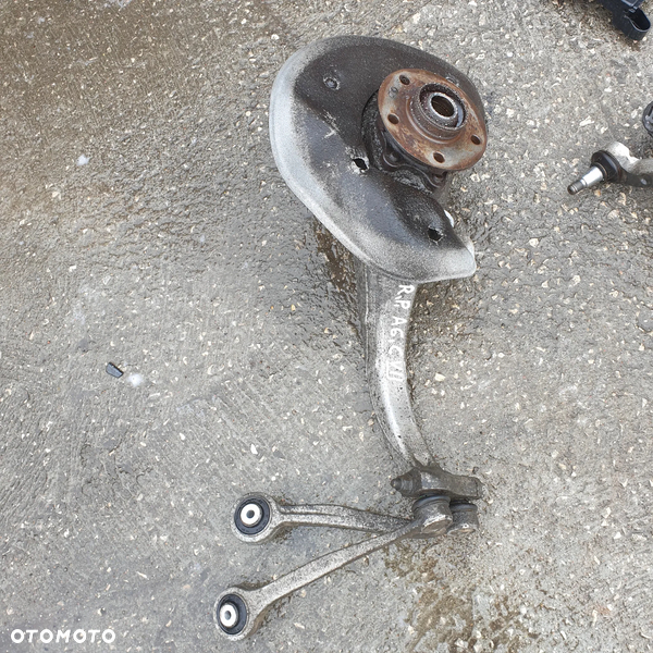 AUDI A6 C7 ZWROTNICA WAHACZ PRAWA PRZOD 4G0407242D