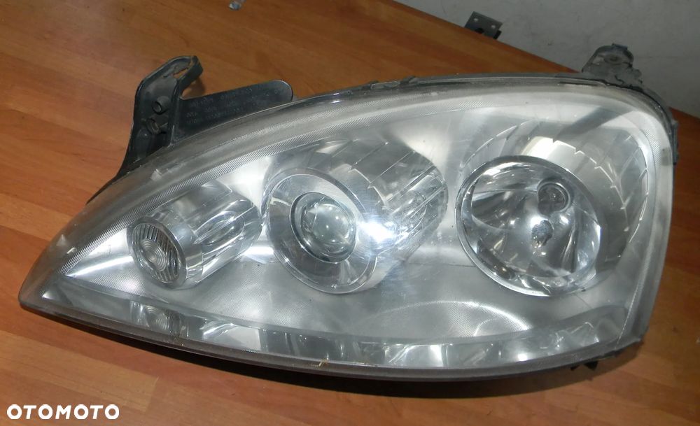 lampa lewa soczewkowa OPEL CORSA C COMBO LIFT VALEO  EUROPA