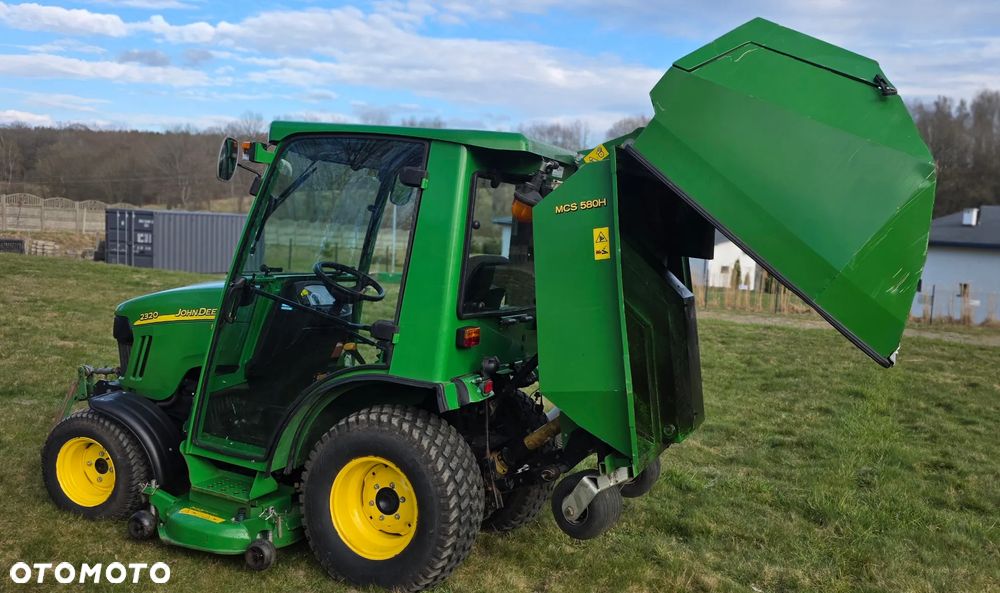 John Deere 2320 HST - 27
