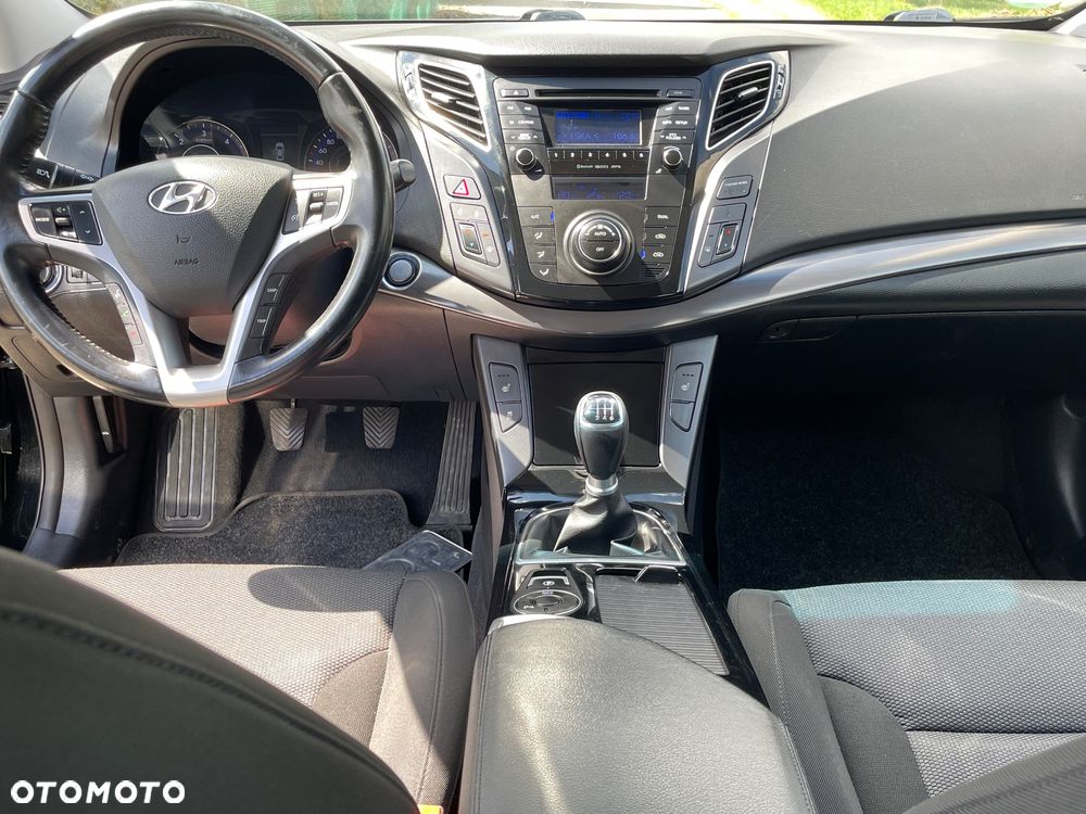 Hyundai i40 i40cw 1.7 CRDi Fifa World Cup Edition - 3