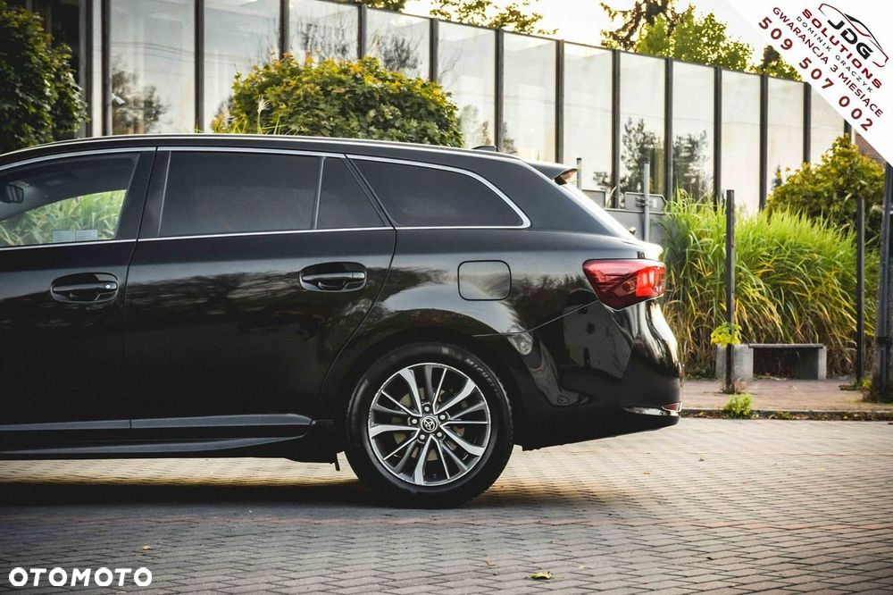 Toyota Avensis 2.0 D-4D Premium - 10