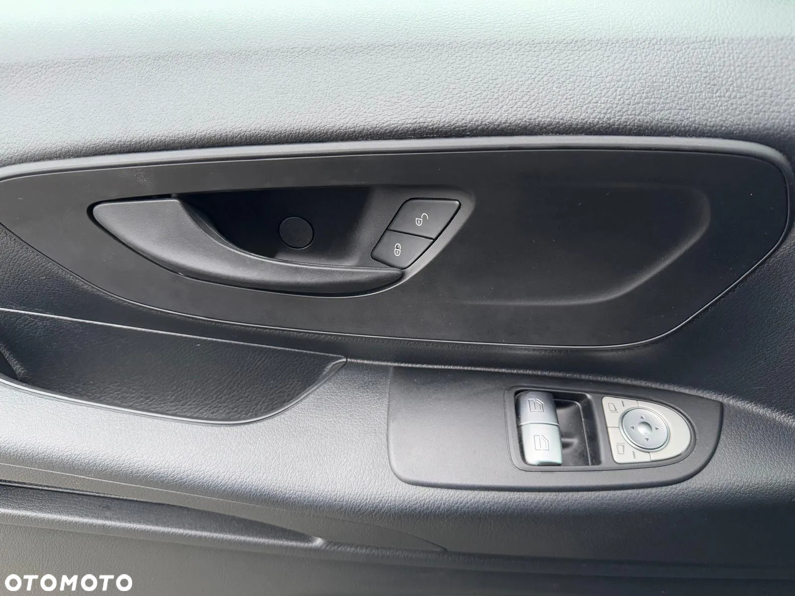 Mercedes-Benz VITO - 19