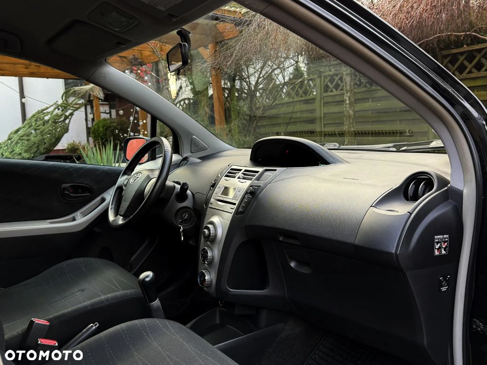 Toyota Yaris 1.3 Edition S - 23