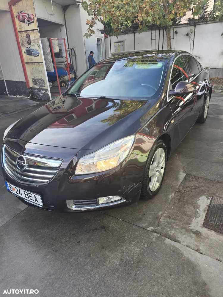 Opel Insignia - 1