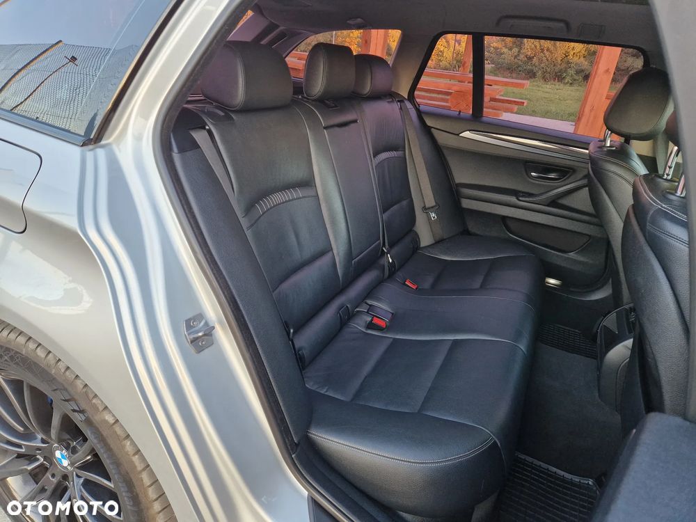 BMW Seria 5 525d xDrive Luxury Line - 11