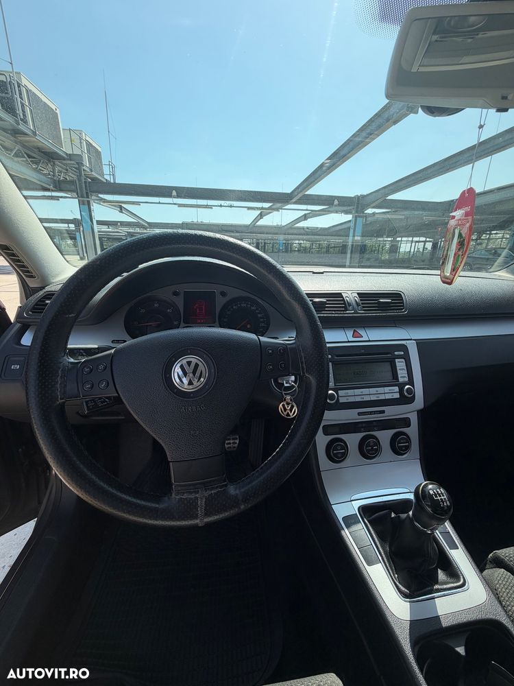 Volkswagen Passat 2.0TDI Comfortline DPF - 12