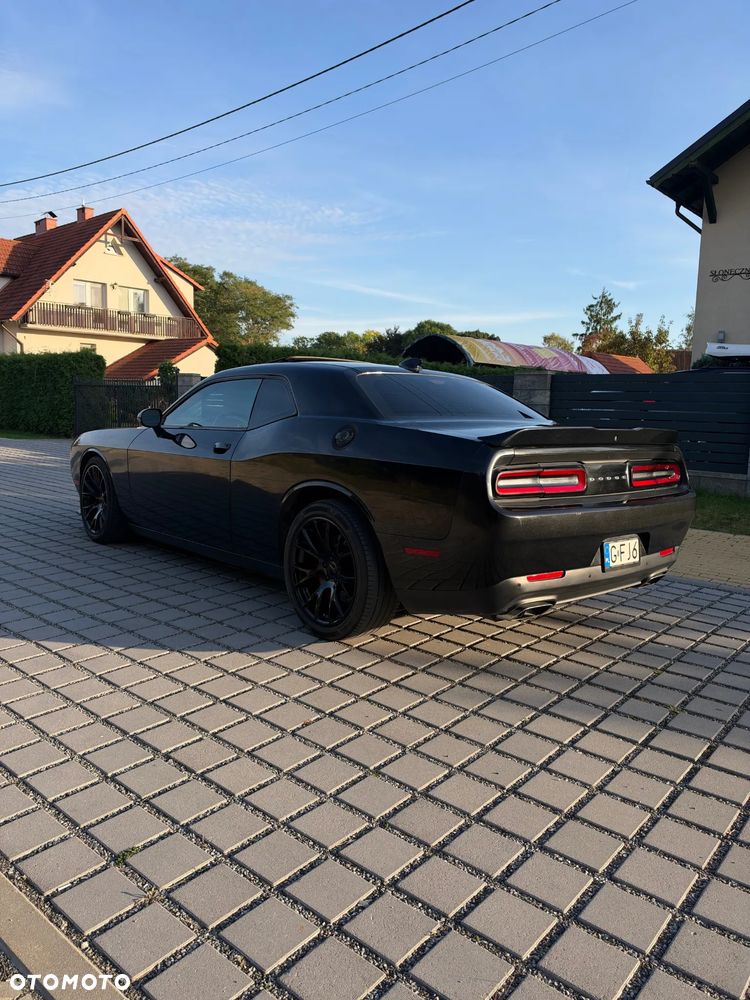 Dodge Challenger - 6