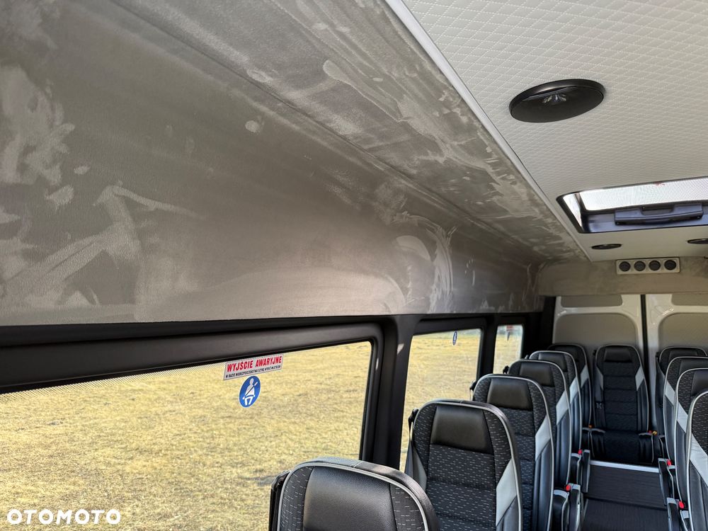 Mercedes-Benz Sprinter 517 - 22