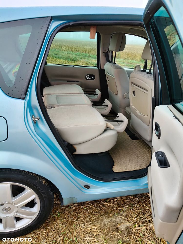 Renault Scenic 1.6 16V Infinity - 22