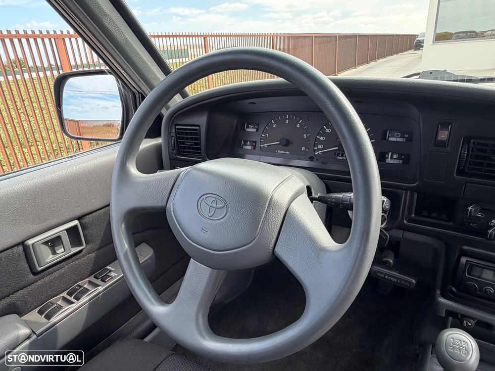 Toyota Hilux 2.4 D LN145LPT Cab Dupla - 36