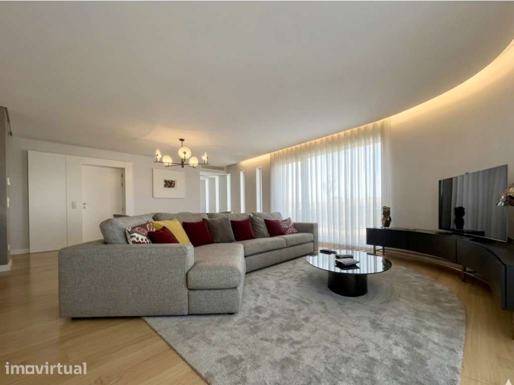 Penthouse T4 | Praça Velasquez | Terraço Privativo com Jacuzzi - Grande imagem: 2/21