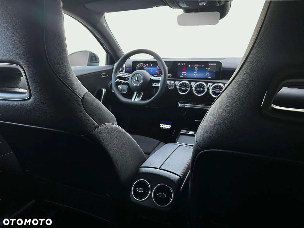 Mercedes-Benz Klasa A 200 AMG Line 7G-DCT - 15