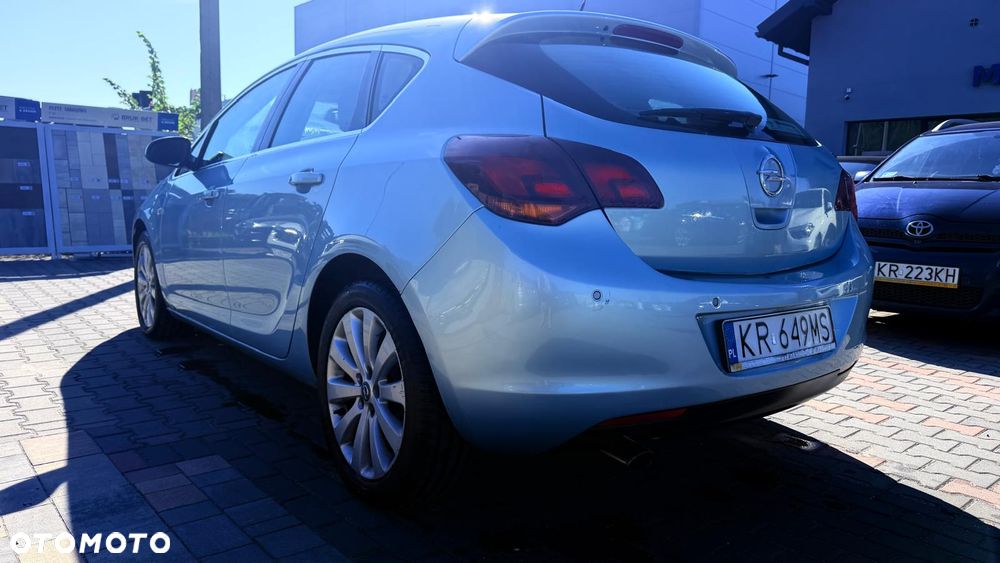 Opel Astra 1.4 T Cosmo - 4
