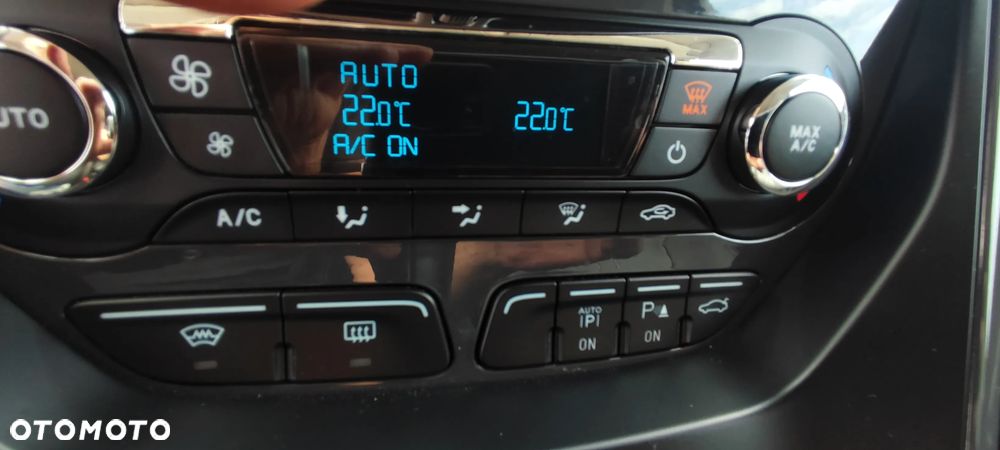 Ford Kuga - 36