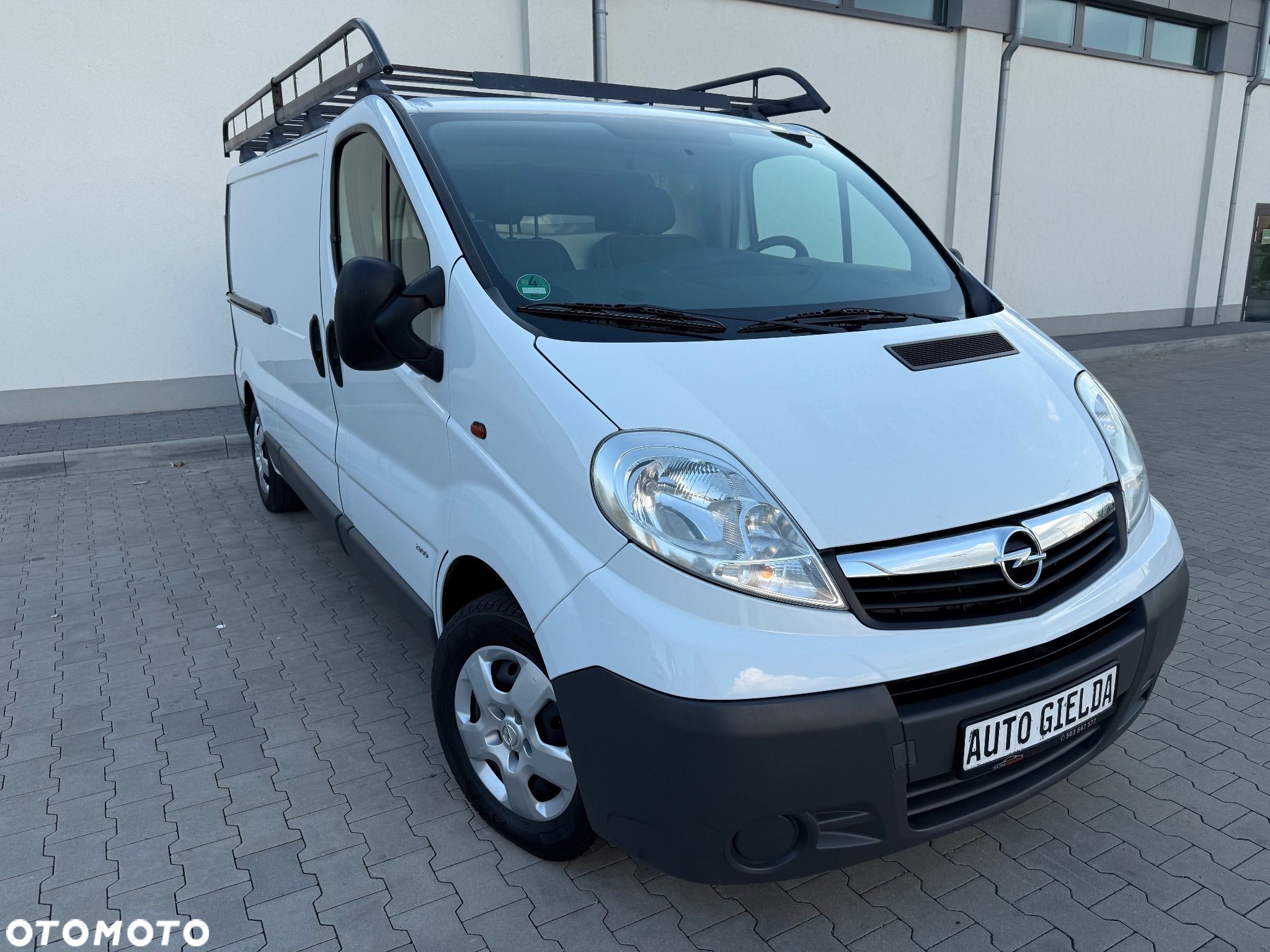 Opel Vivaro - 1