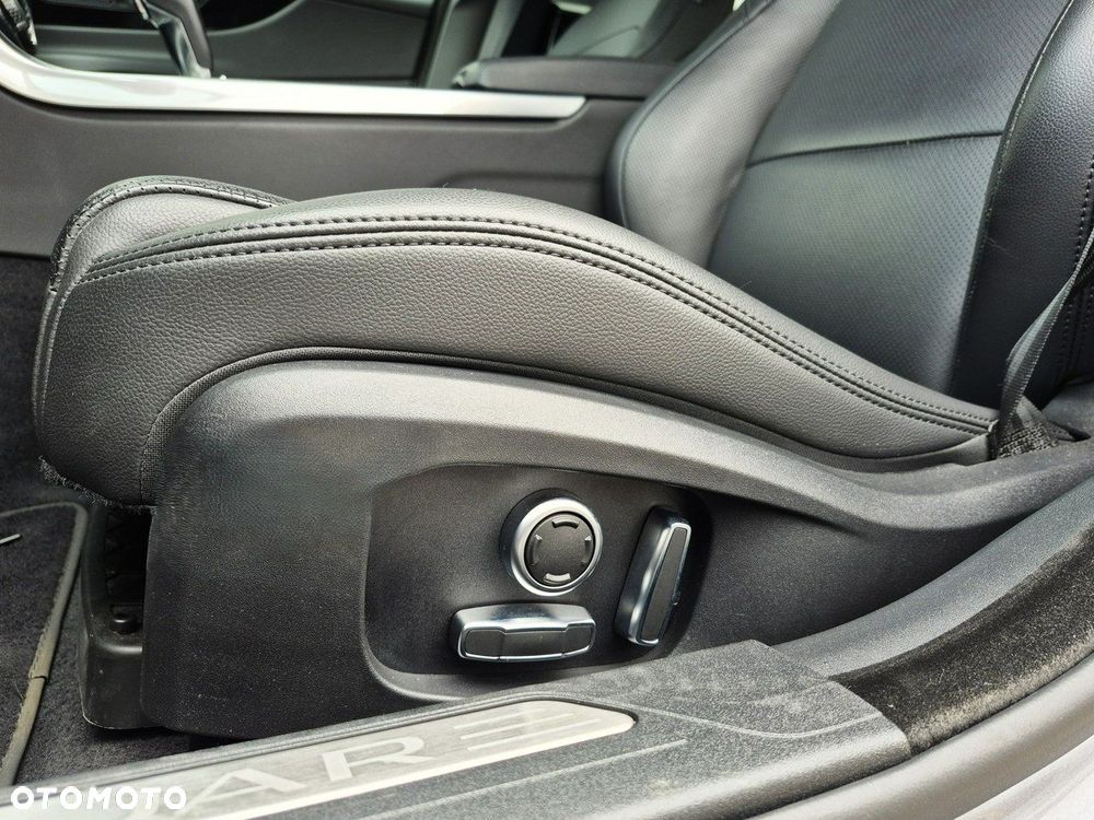 Jaguar XE 2.0 D200 mHEV AWD SE - 21