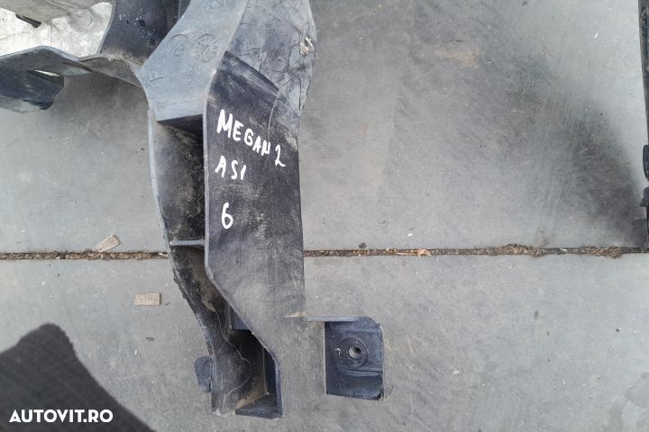 Trager / Calandru 8200137495 8200137495 Renault Megane 2 [2002 - 2006 - 3
