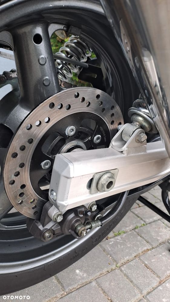 Suzuki GSX - 24