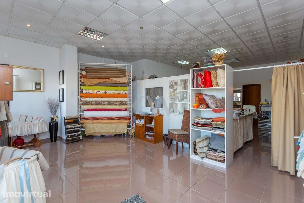 Loja com 70,70 m2 devoluta em Verderena, Barreiro - Grande imagem: 4/19