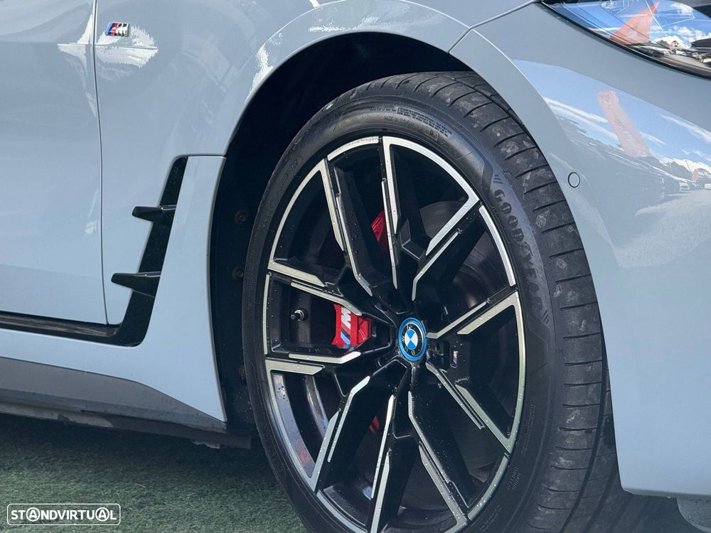 BMW i4 eDrive40 Pack Desportivo M - 33